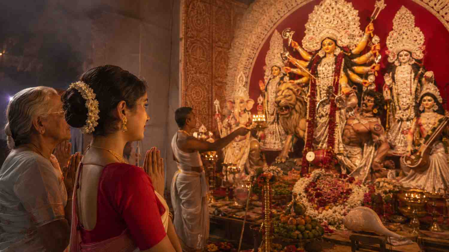 Durga Puja Status Bengali reflecting devotion, faith and prayers before Maa Durga
